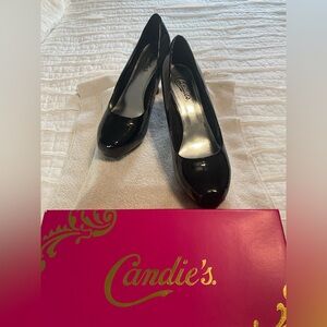 Candie's Black Heels with Glossy Finish and Rounded Toe